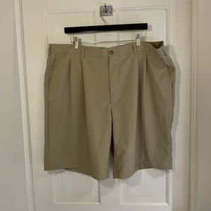 Men’s khaki golf shorts waist size 42